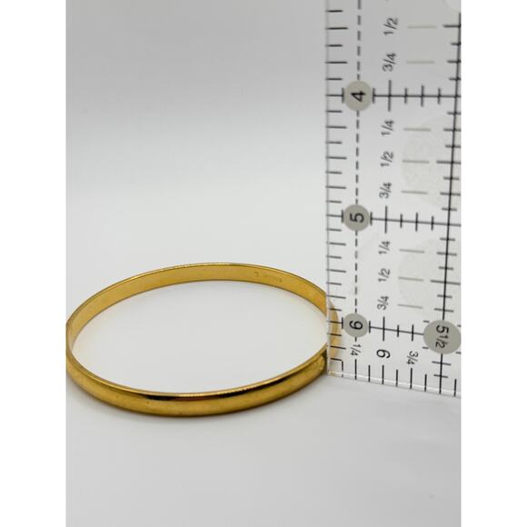 VINTAGE Signed MONET Textured GOLD TONE Bangle BRACELET Satin Finish‎ 80s Large - Picture 5 of 5